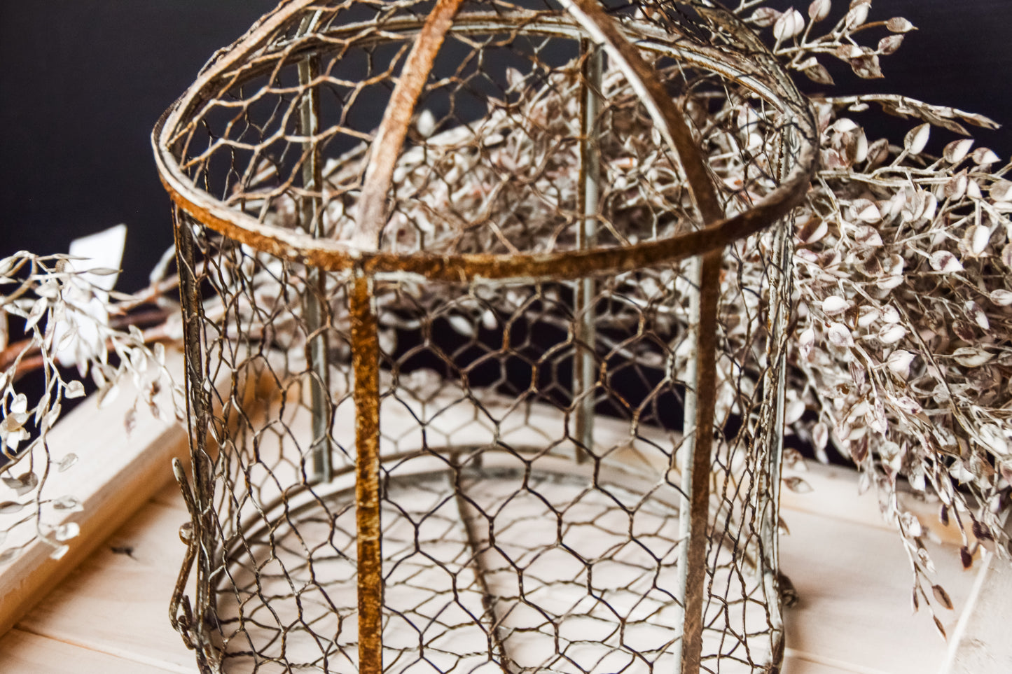 Chicken Wire Shelf Sitter - Flowers in Winter Shop